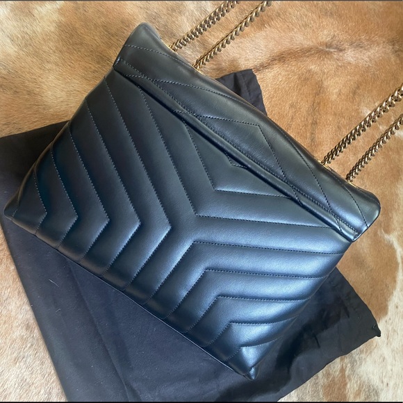 SOLD Saint Laurent Medium Lou Lou - Picture 4 of 9